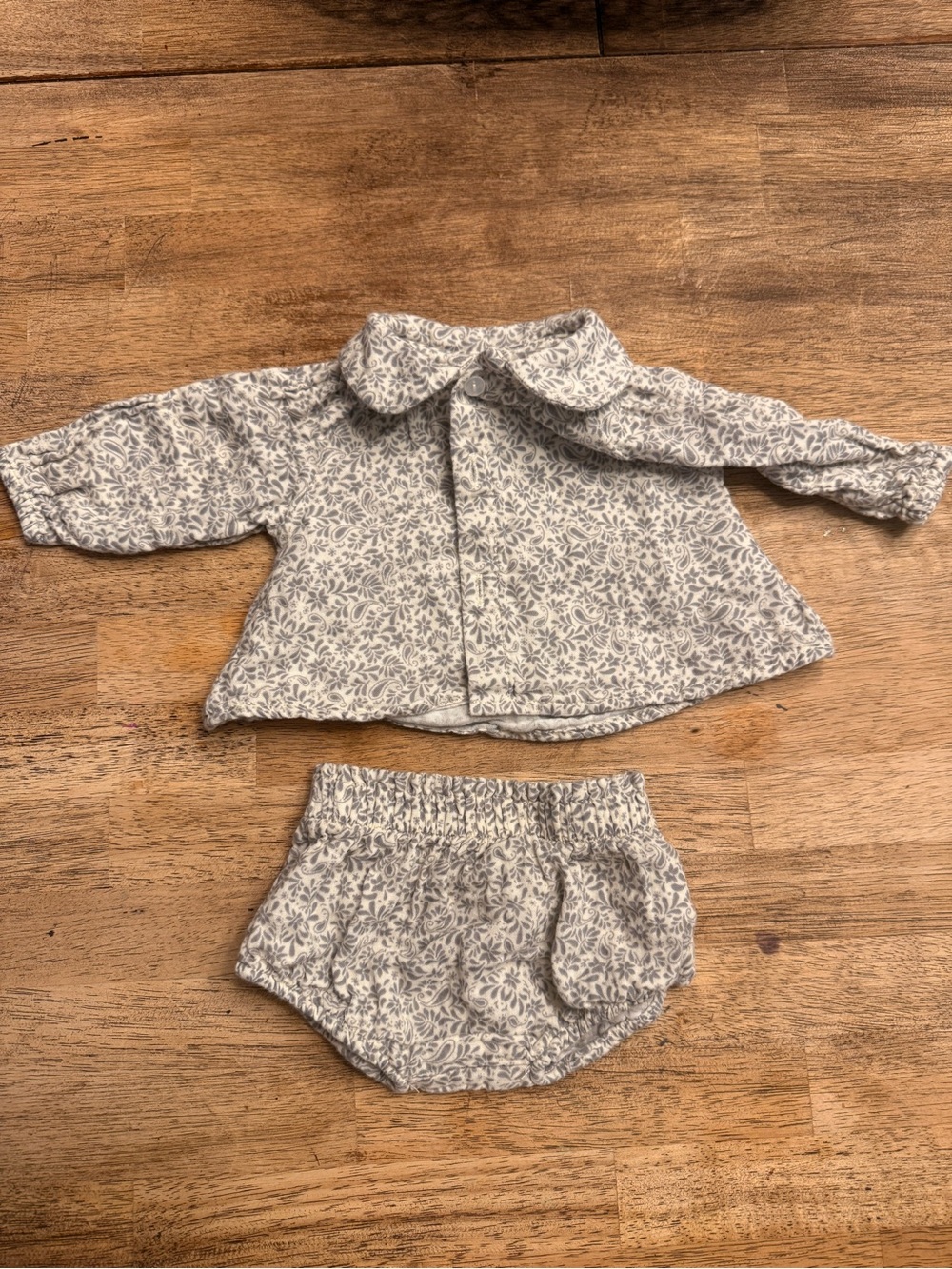 Rylee and cru Baby Floral Two-Piece Set in Light Gray
